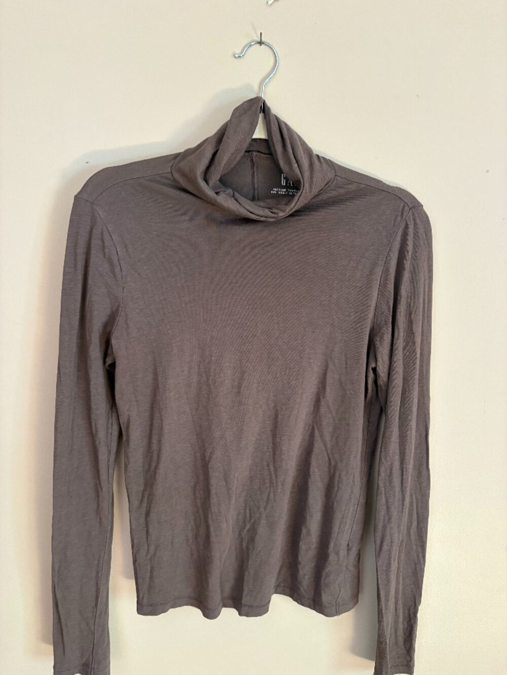 Gap taupe featherweight mockneck